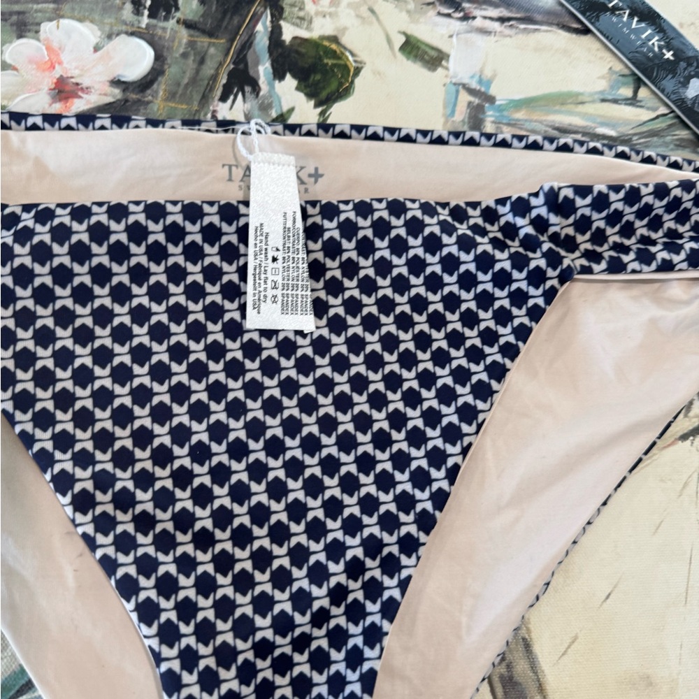 BUNDLE 2 ITEMS FOR $8✨
FINAL SALE✨
TAVIK bella full bottom villa evening blue - Picture 8 of 8